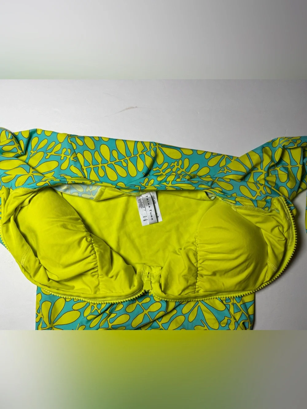 Trina Turk Trellis Front Zip Long Sleeve Surf Paddle Suit Size Large